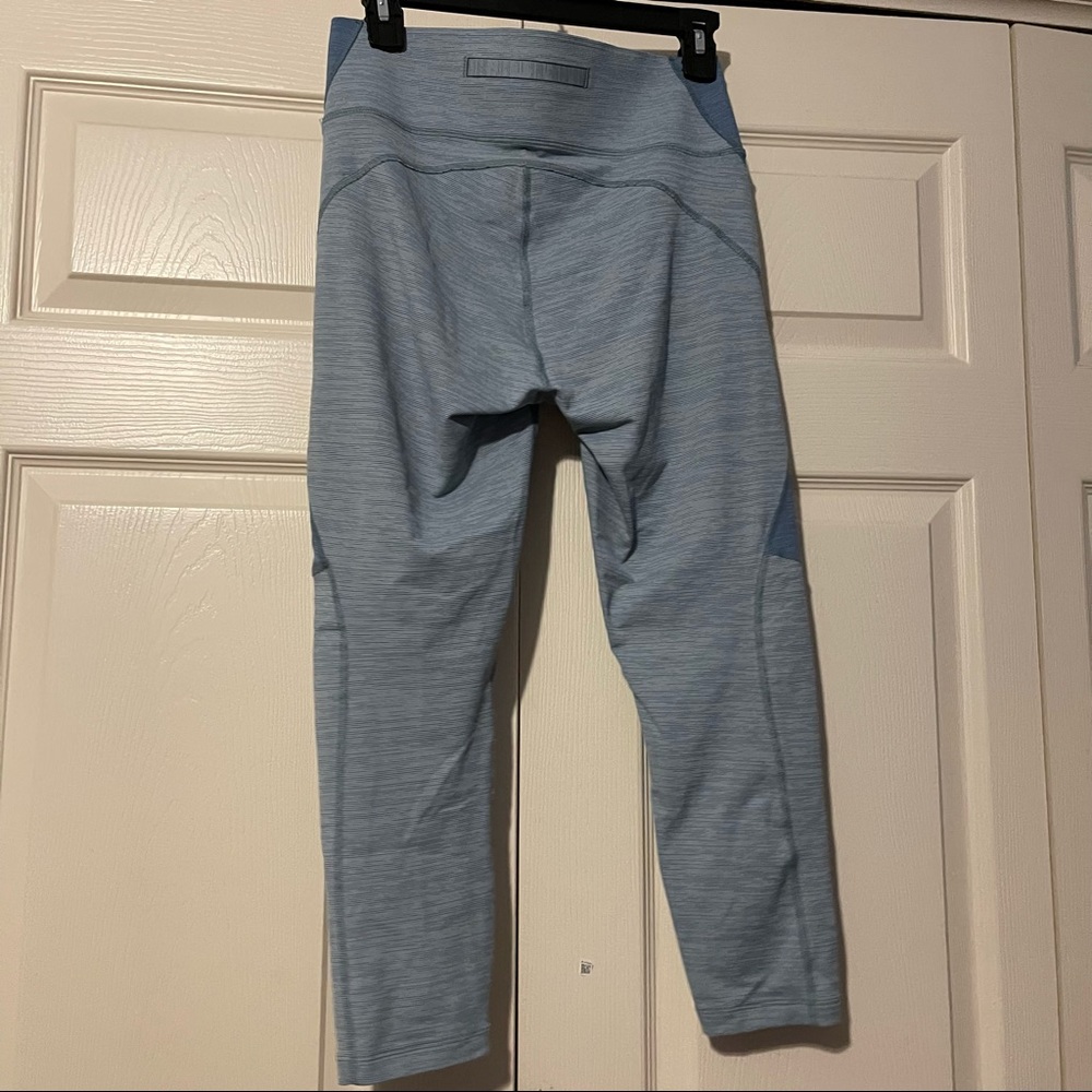 Outdoor Voices blue cropped colorblock leggings - Picture 3 of 3
